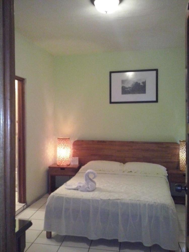 Nakum Hotel ฟลอเรส ภายนอก รูปภาพ
