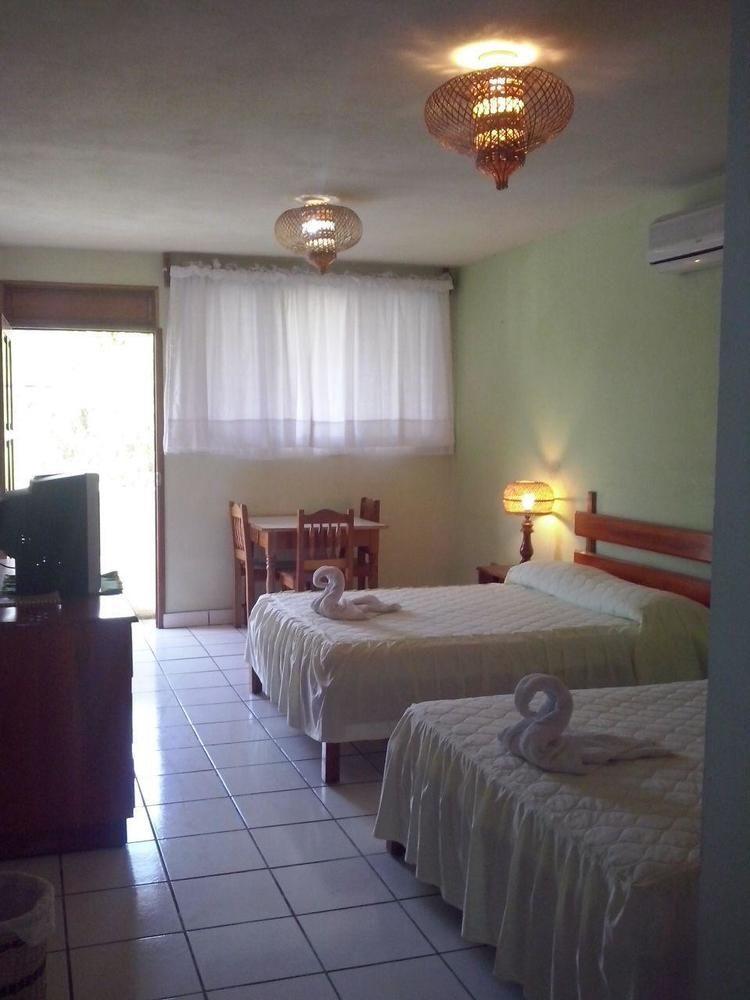 Nakum Hotel ฟลอเรส ภายนอก รูปภาพ