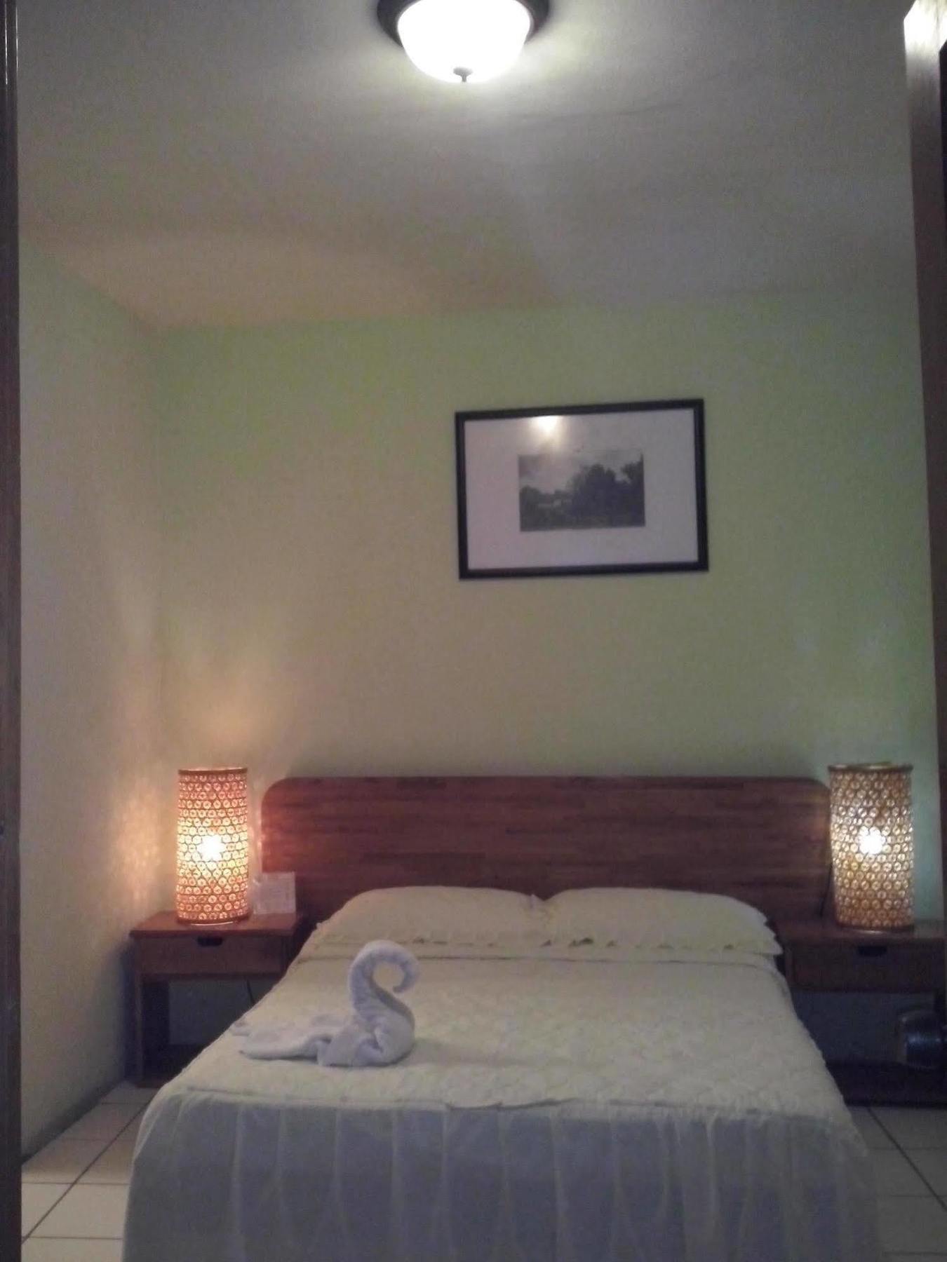 Nakum Hotel ฟลอเรส ภายนอก รูปภาพ