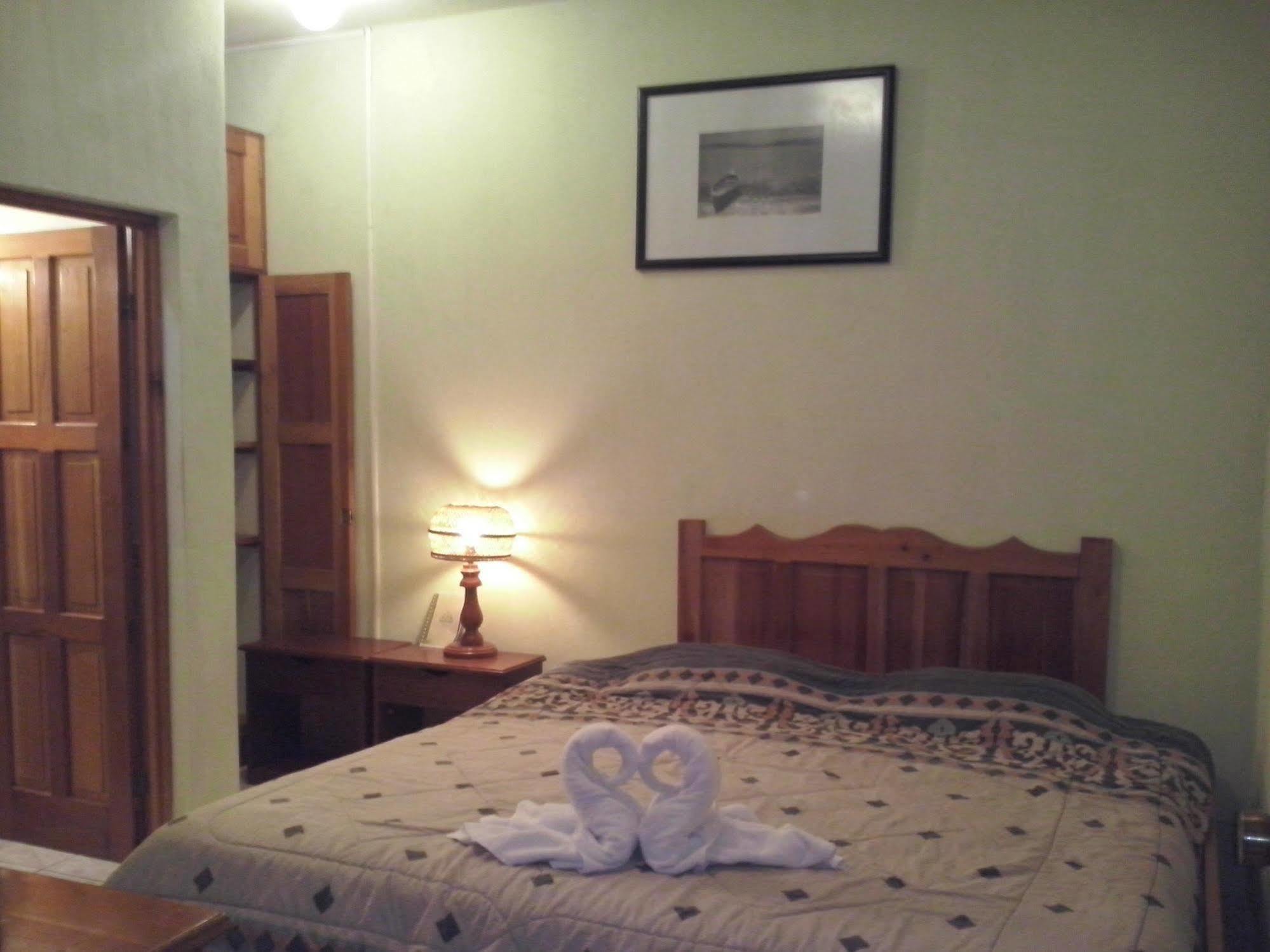 Nakum Hotel ฟลอเรส ภายนอก รูปภาพ